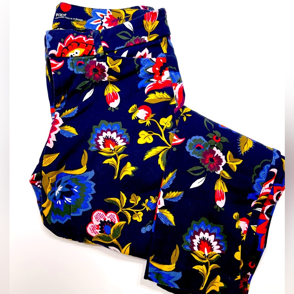 OLD NAVY BLUE FLORAL PRINT WOMEN’S PIXIE PANT